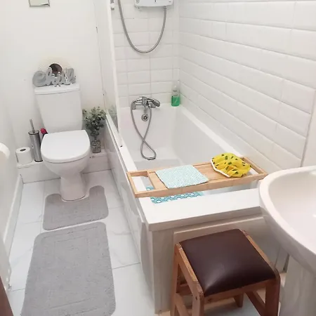 Frankfort Court Apartment
